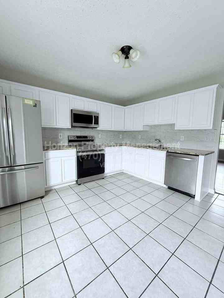 35 Middleton Ct - Photo 6 of 20
