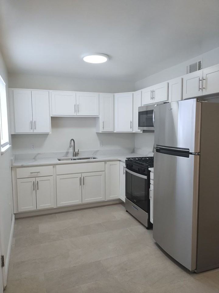104 Poe St #A - Photo 5 of 15
