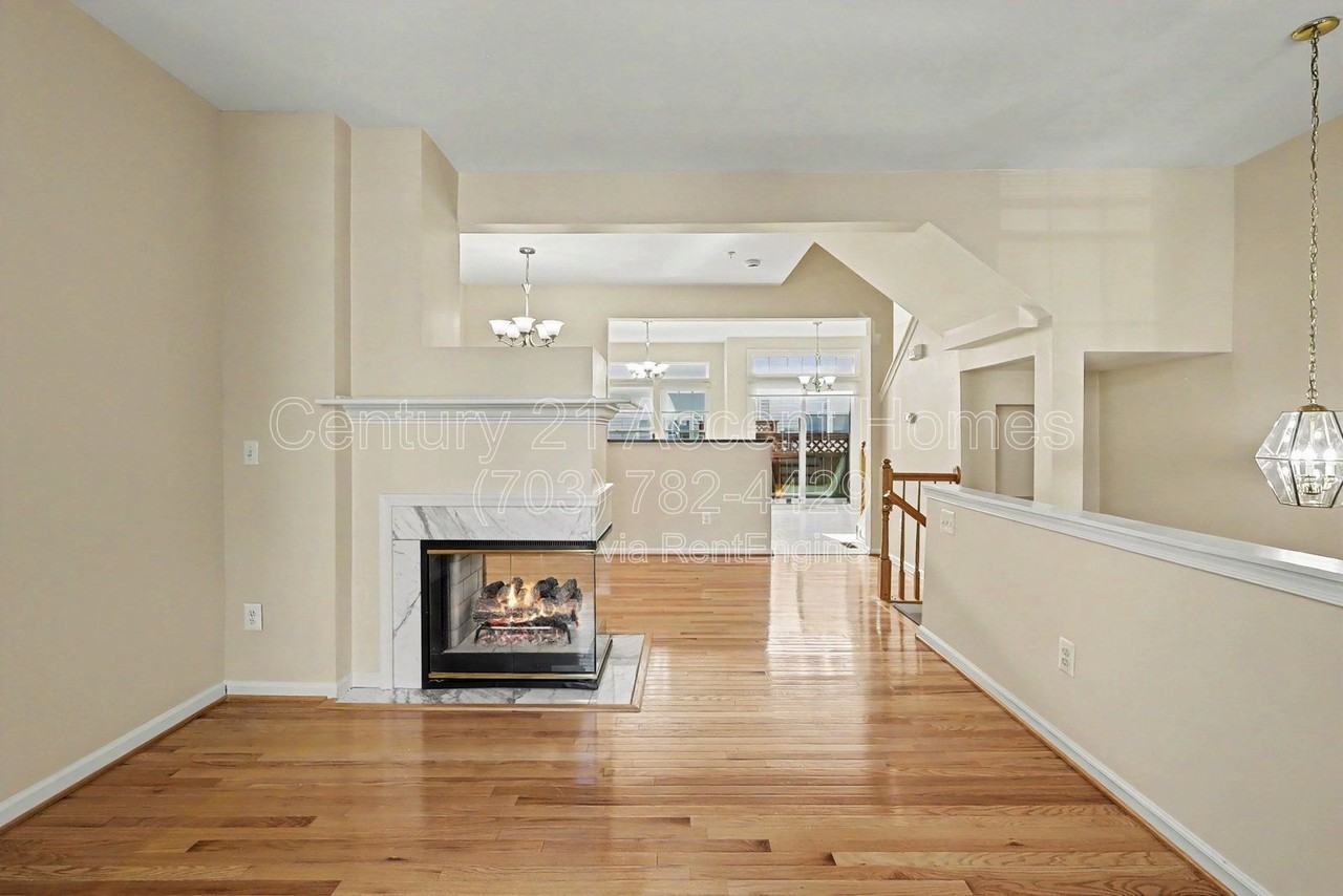 968 Harrison Cir - Photo 6 of 39