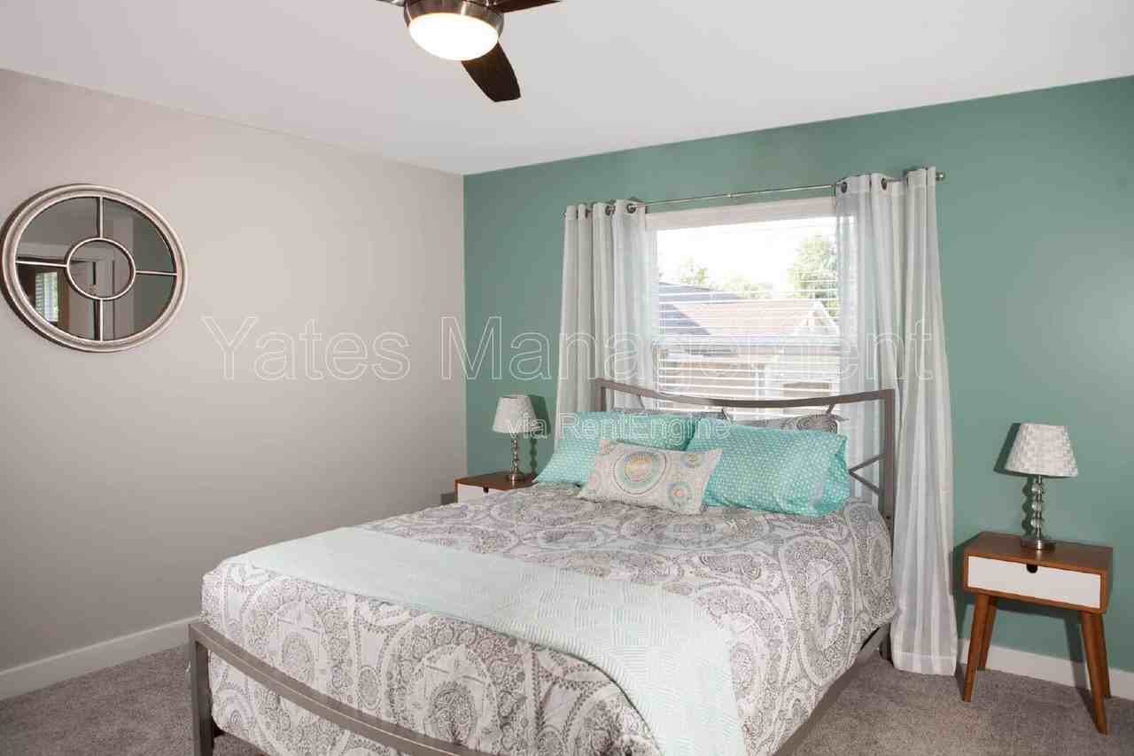 226 Colonial Dr - Photo 4 of 50
