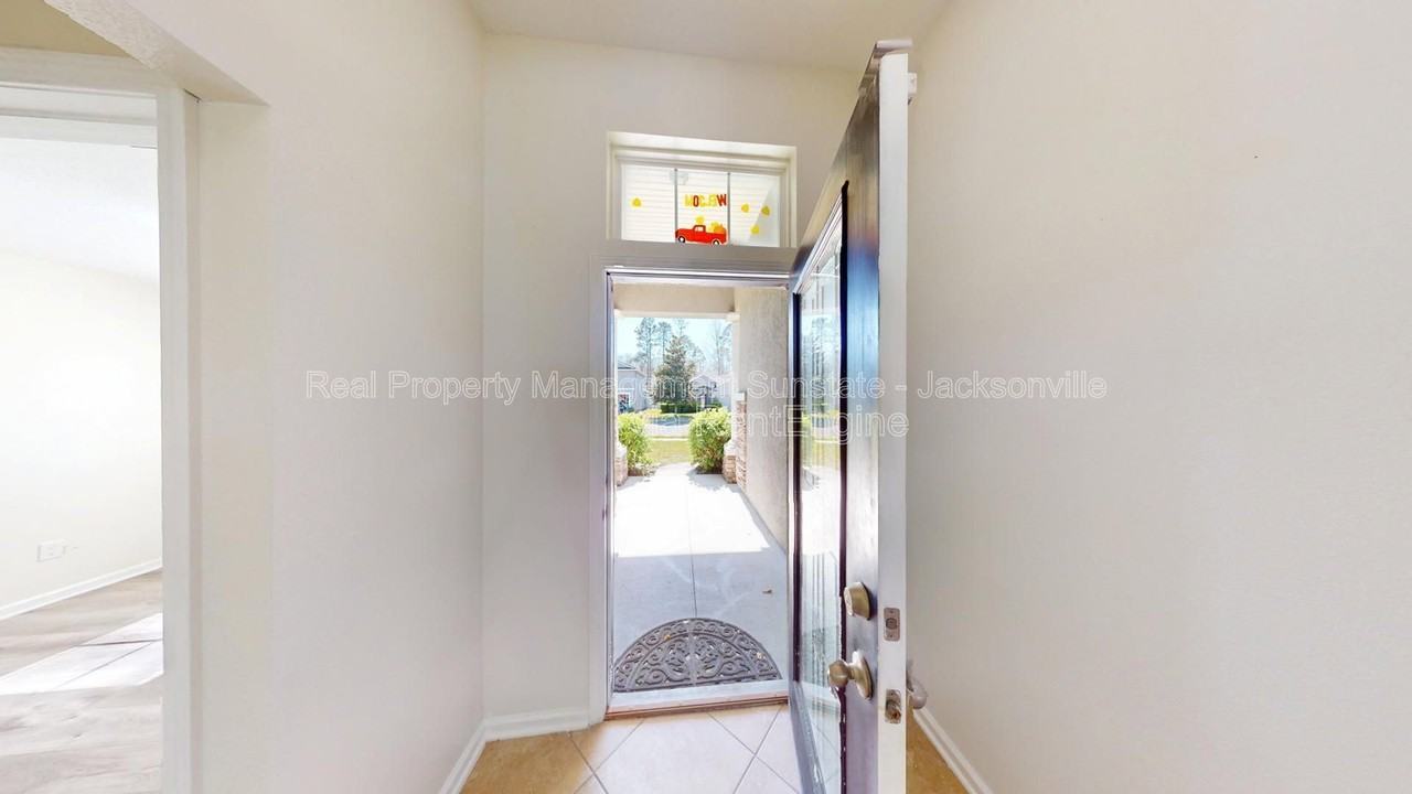 630 Glendale Ln - Photo 3 of 35