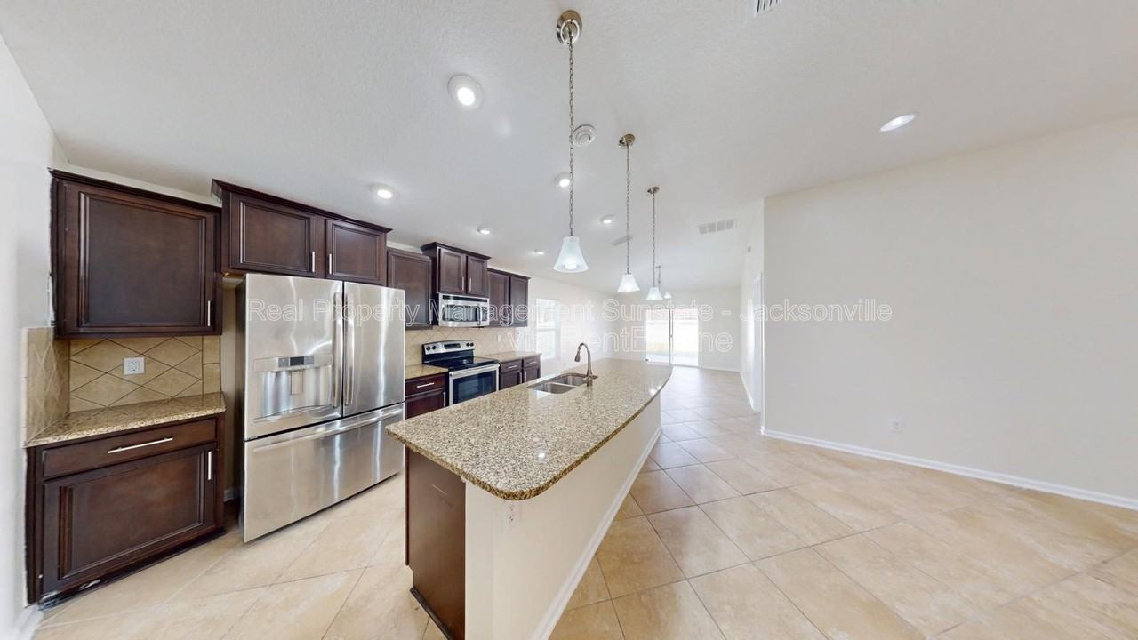 630 Glendale Ln - Photo 6 of 35