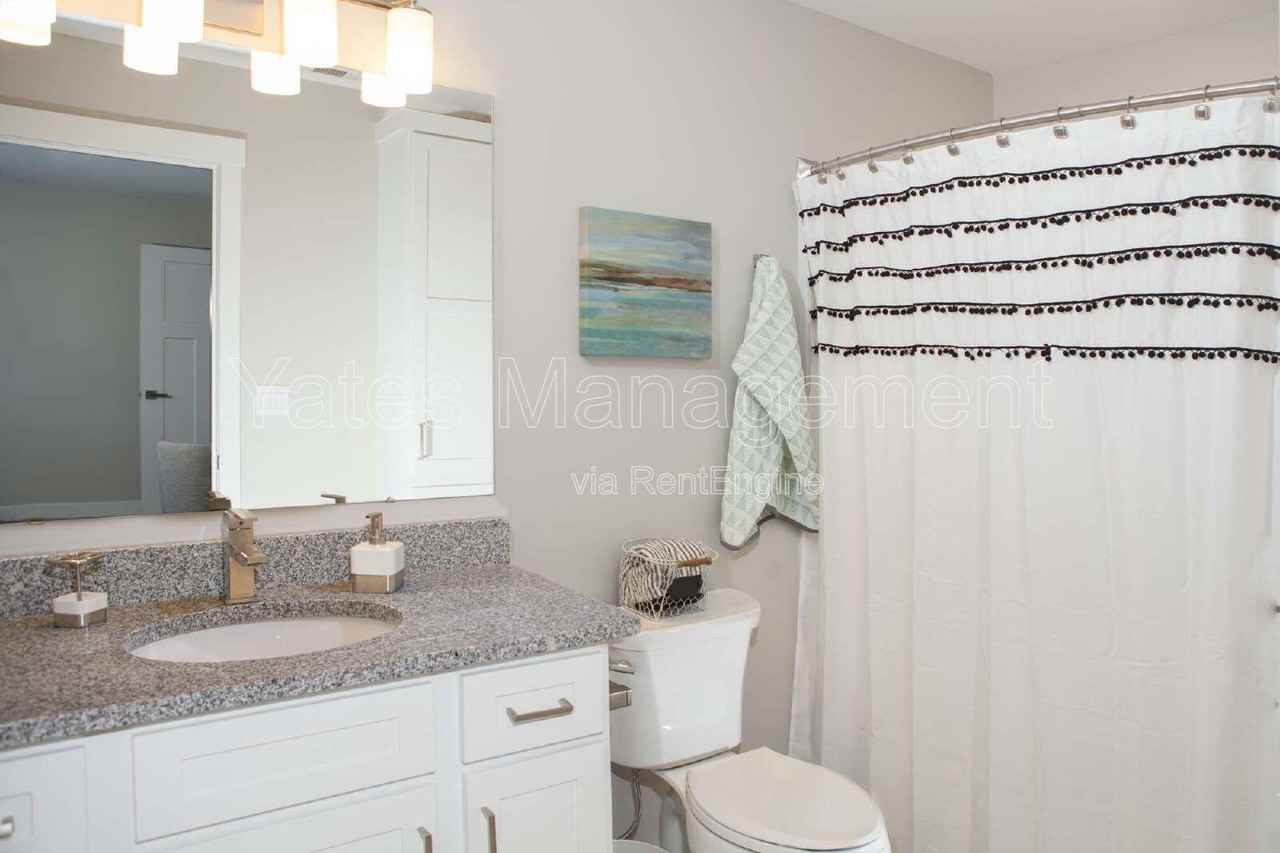 120 Potomac Dr #7 - Photo 4 of 50
