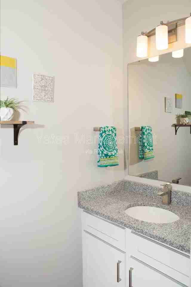 215 Colonial Dr - Photo 3 of 50