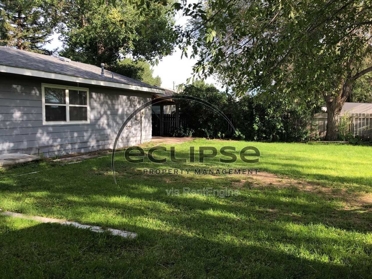 717 Lee Dr - Photo 4 of 29