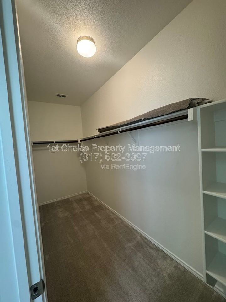 8132 Cedar Lake Ln - Photo 7 of 36