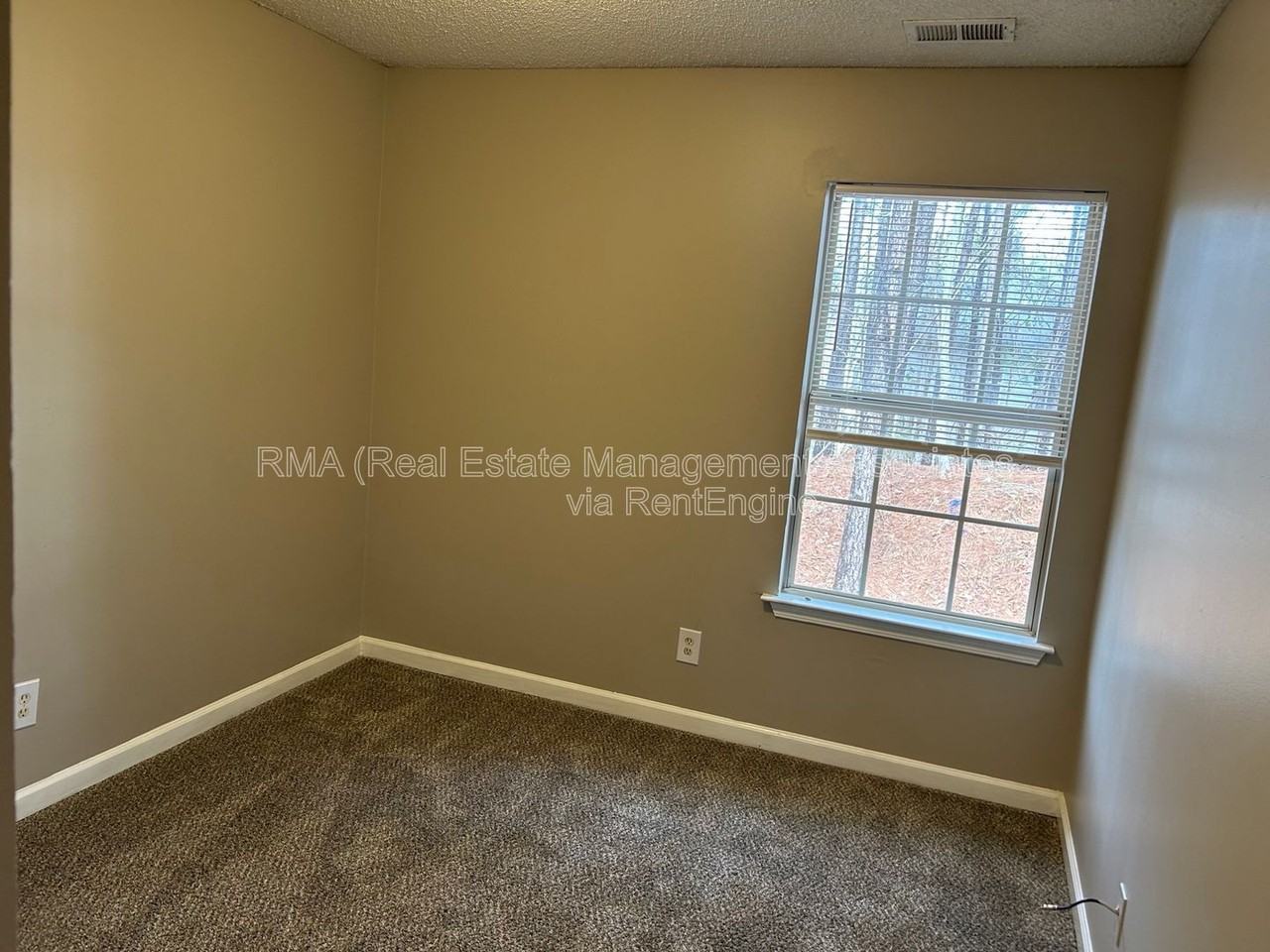 1840 Carrington Dr - Photo 6 of 12