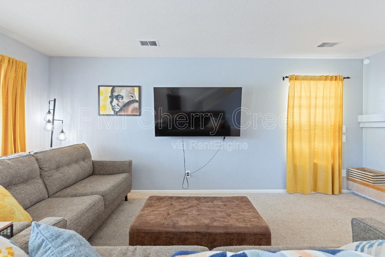 19519 E 50th Dr - Photo 5 of 28