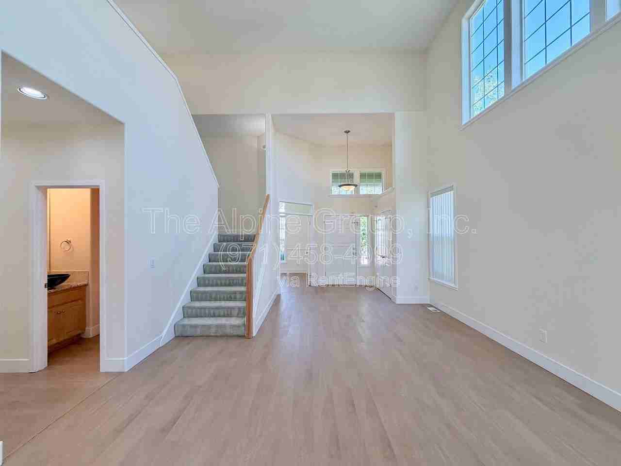 351 Nw Kotrik Pl - Photo 4 of 36
