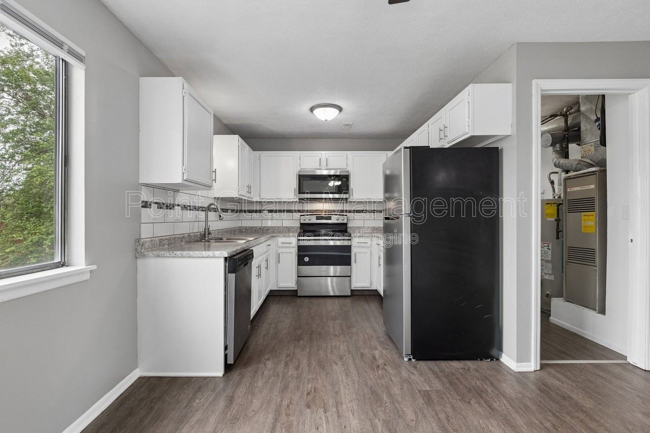 1264 Golden Gate Dr #323 - Photo 5 of 25