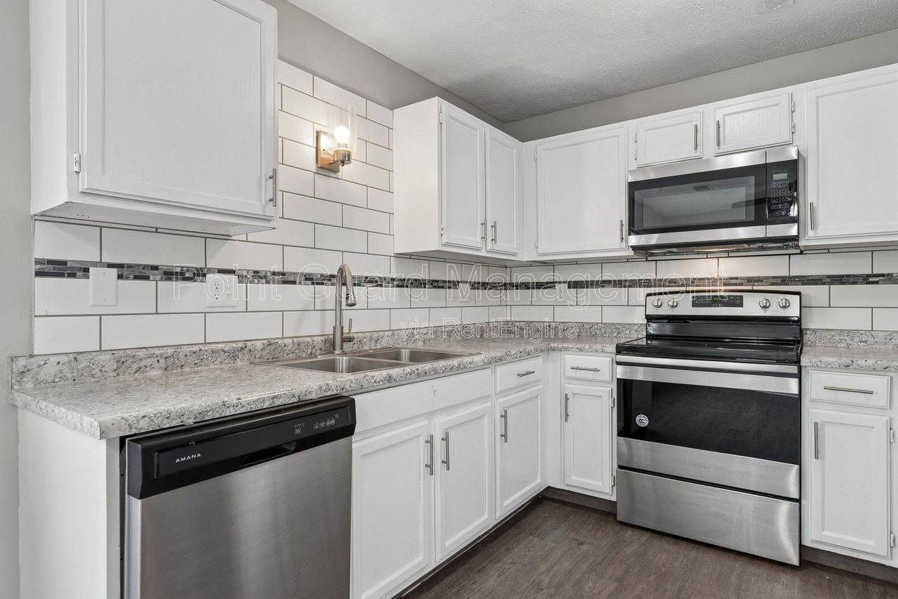 1264 Golden Gate Dr #323 - Photo 6 of 25