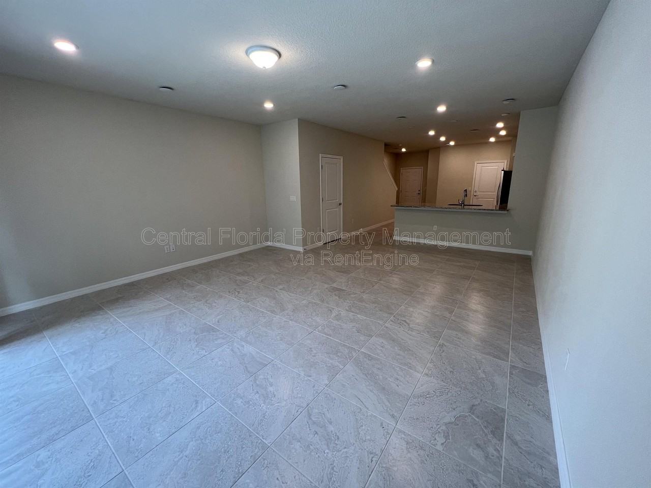 4517 Sparkling Shell Ave - Photo 3 of 33