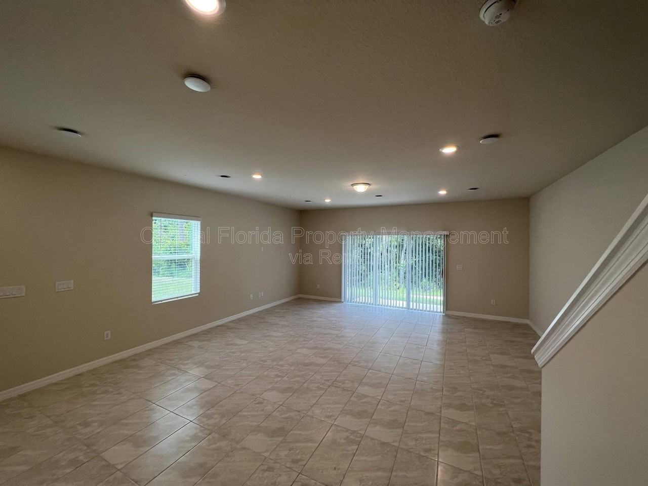 4517 Sparkling Shell Ave - Photo 6 of 33