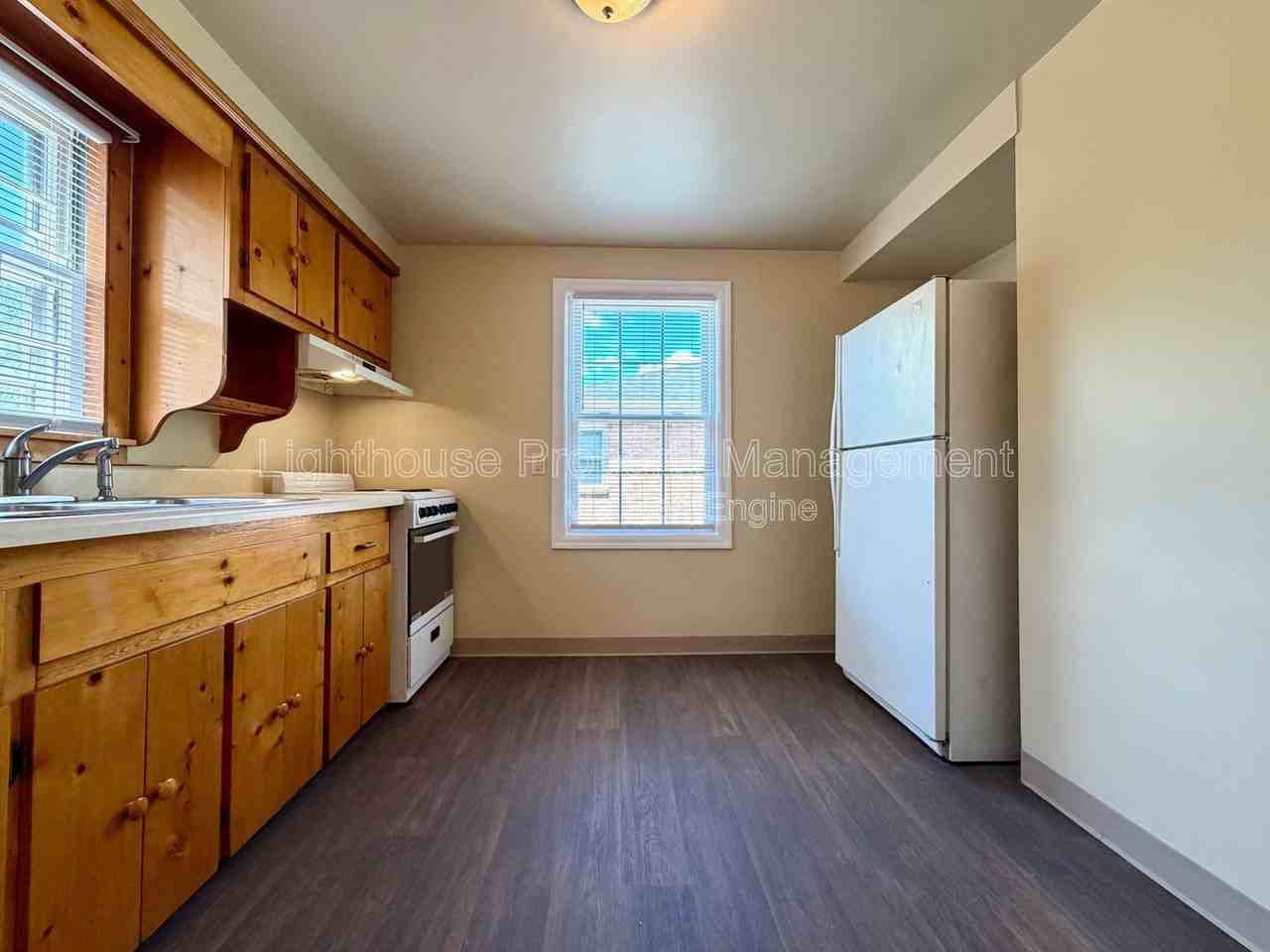 1447 Giddings Ave Se #2 - Photo 2 of 18