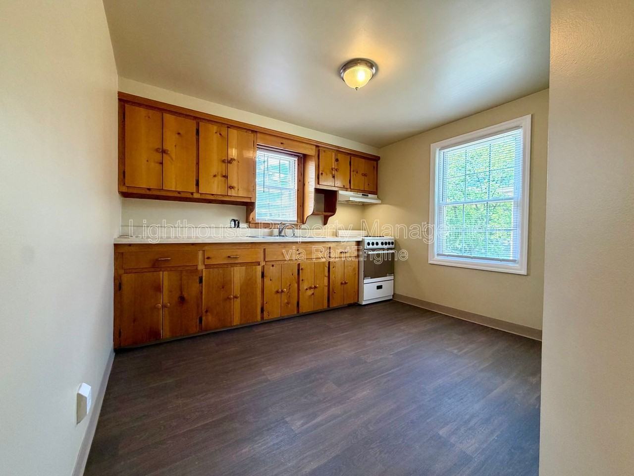 1447 Giddings Ave Se #2 - Photo 3 of 18