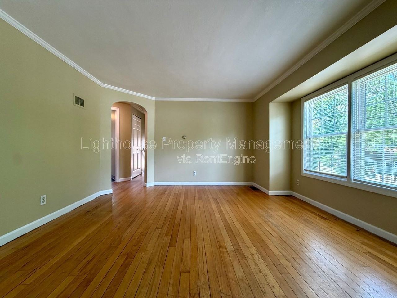 1447 Giddings Ave Se #2 - Photo 4 of 18