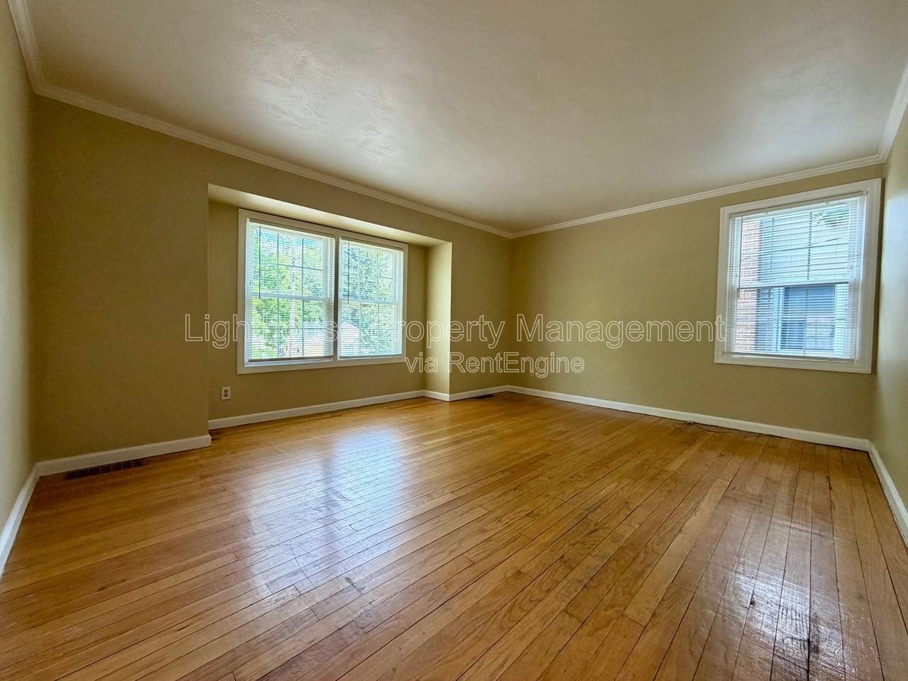 1447 Giddings Ave Se #2 - Photo 5 of 18