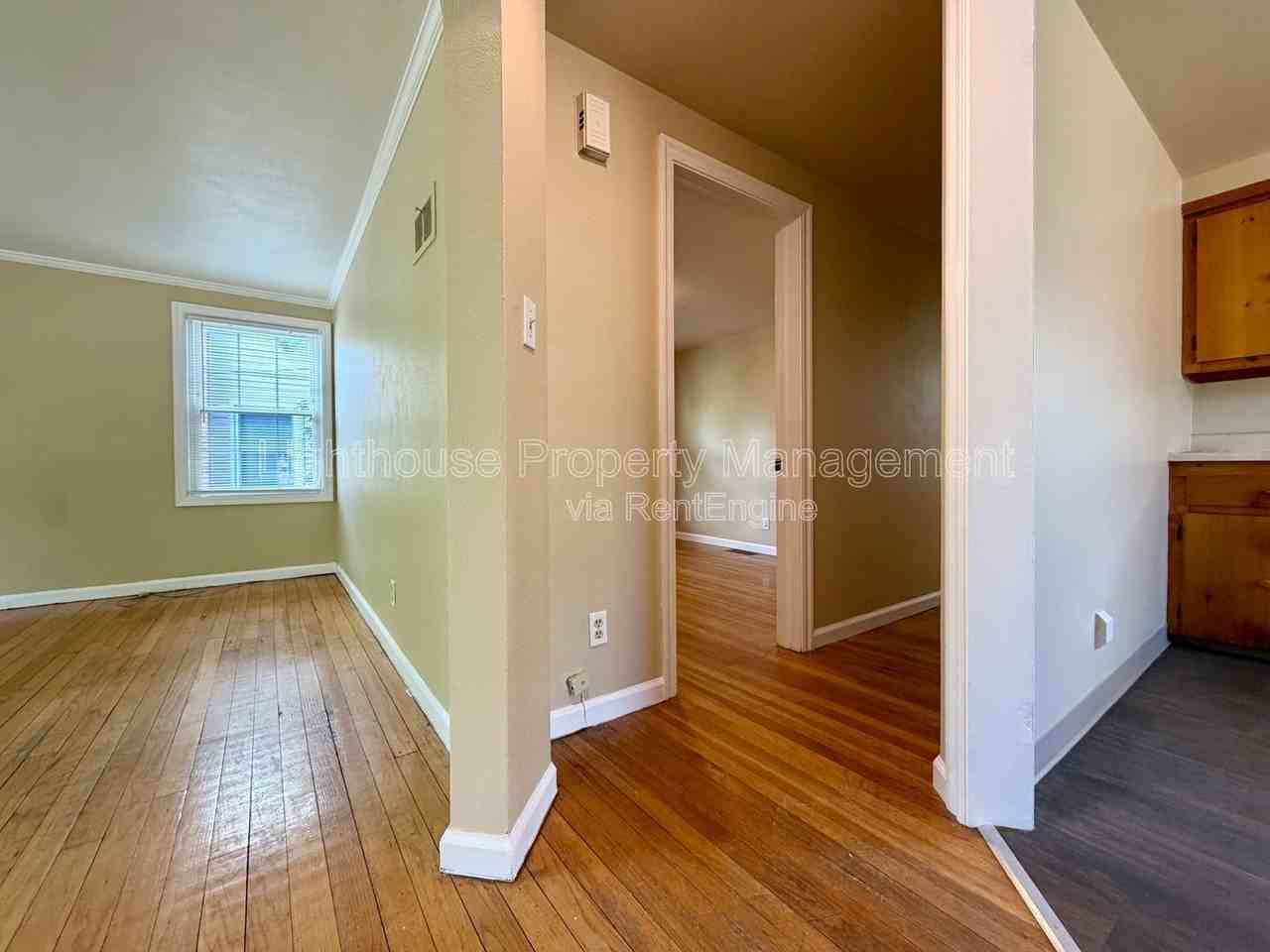 1447 Giddings Ave Se #2 - Photo 6 of 18