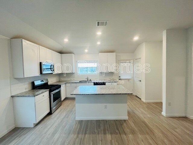742 Haas Way - Photo 3 of 16