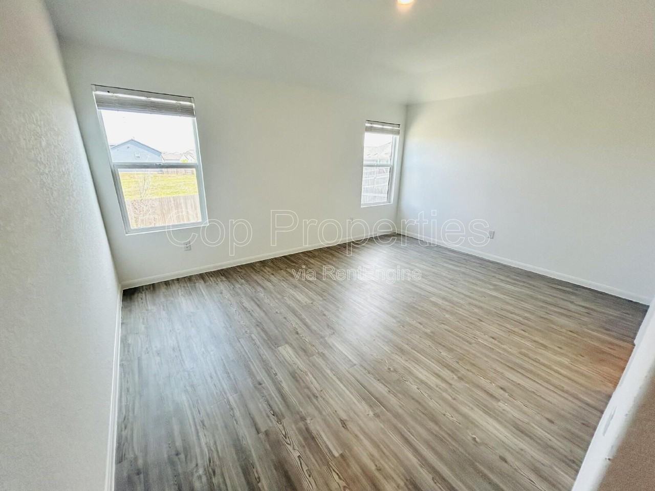 742 Haas Way - Photo 6 of 16