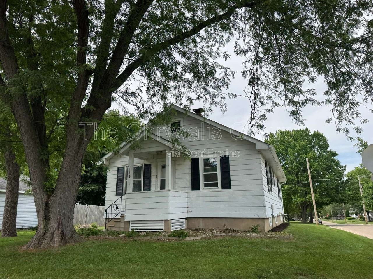 122 Lawndale Ave - Photo 2 of 8