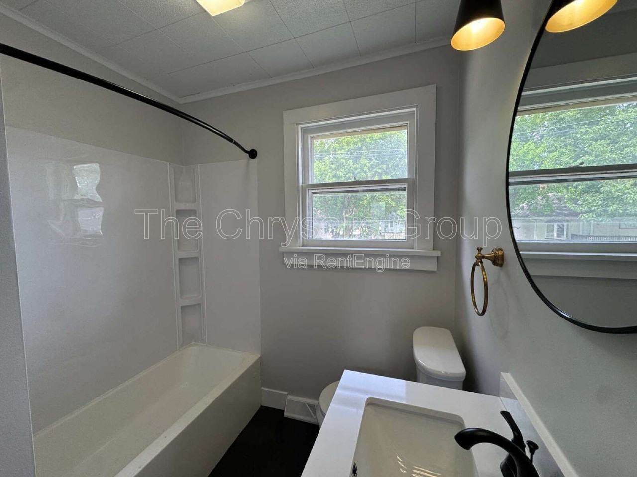 122 Lawndale Ave - Photo 6 of 8