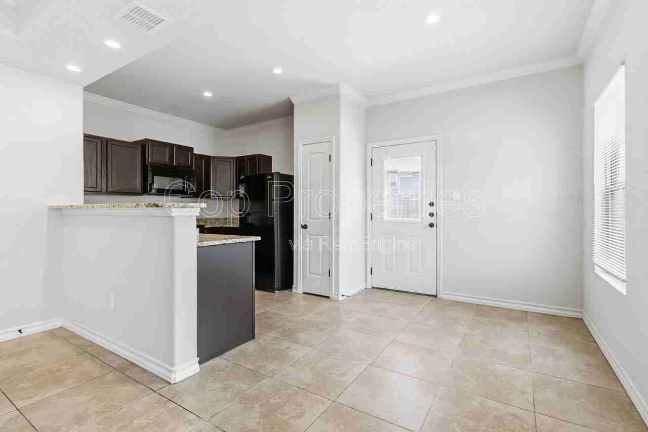 7105 Micayla Cv #104 - Photo 7 of 29