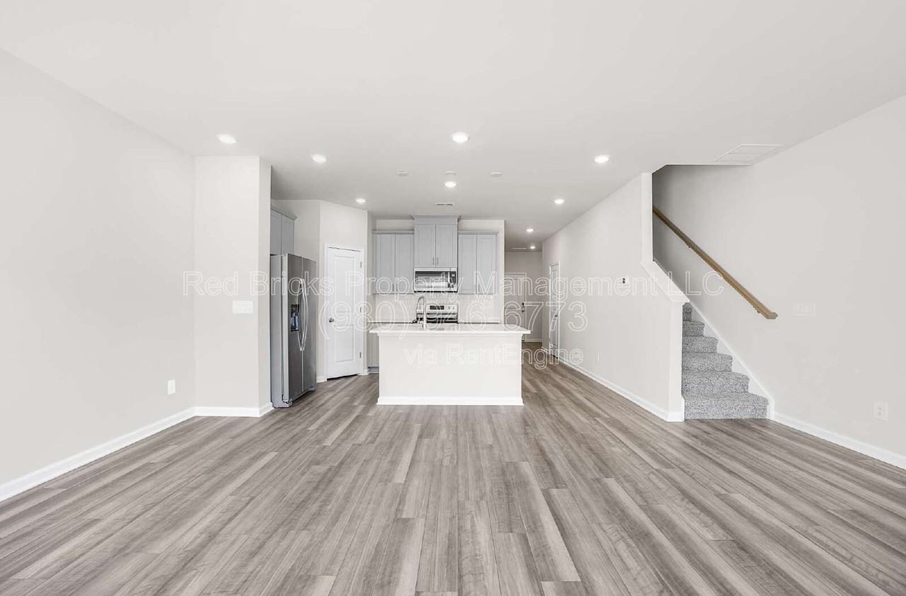 5543 Worrell Way - Photo 5 of 20