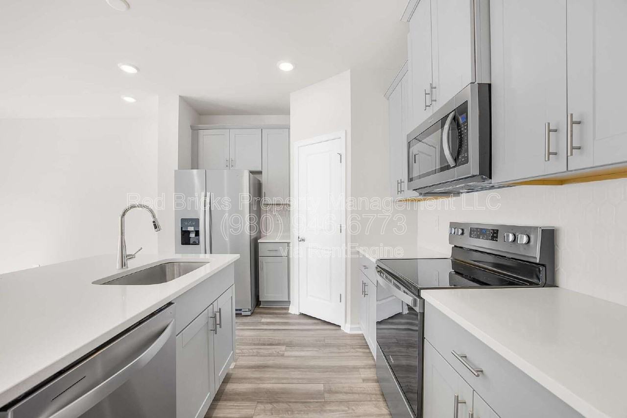 5543 Worrell Way - Photo 7 of 20