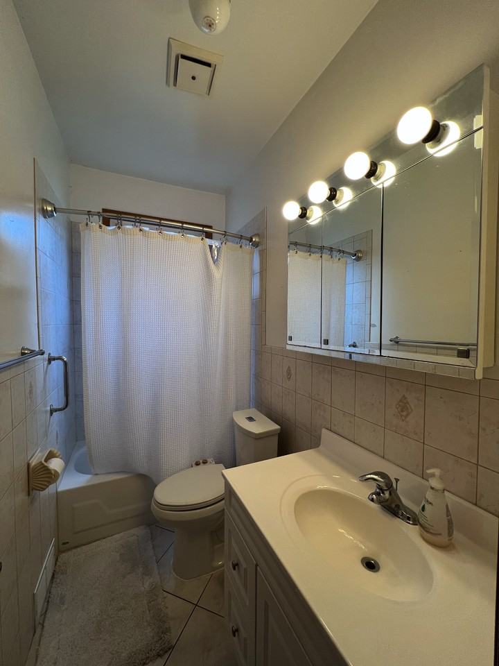 368 Dufferin St - Photo 2 of 13