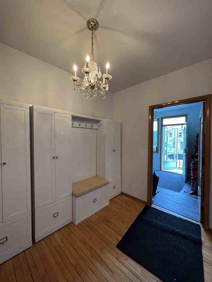368 Dufferin St - Photo 4 of 13