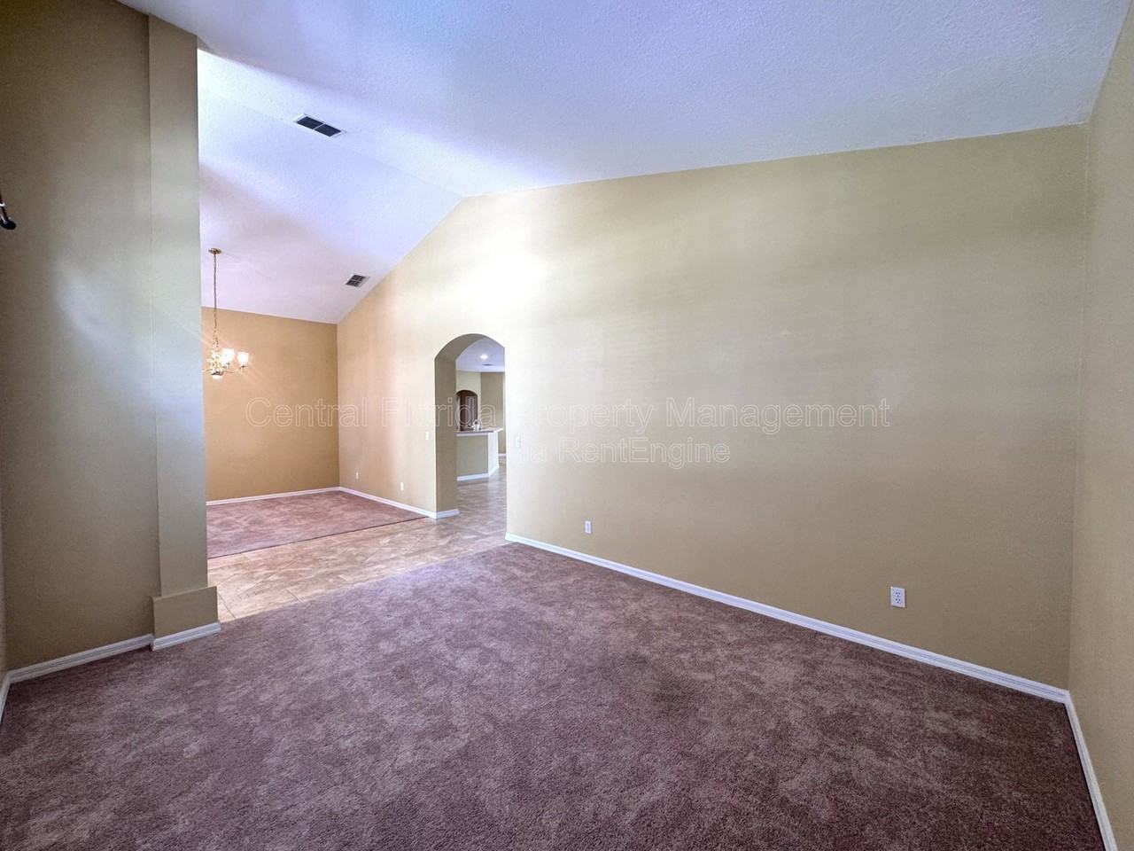 10118 Shortwood Ln - Photo 4 of 35