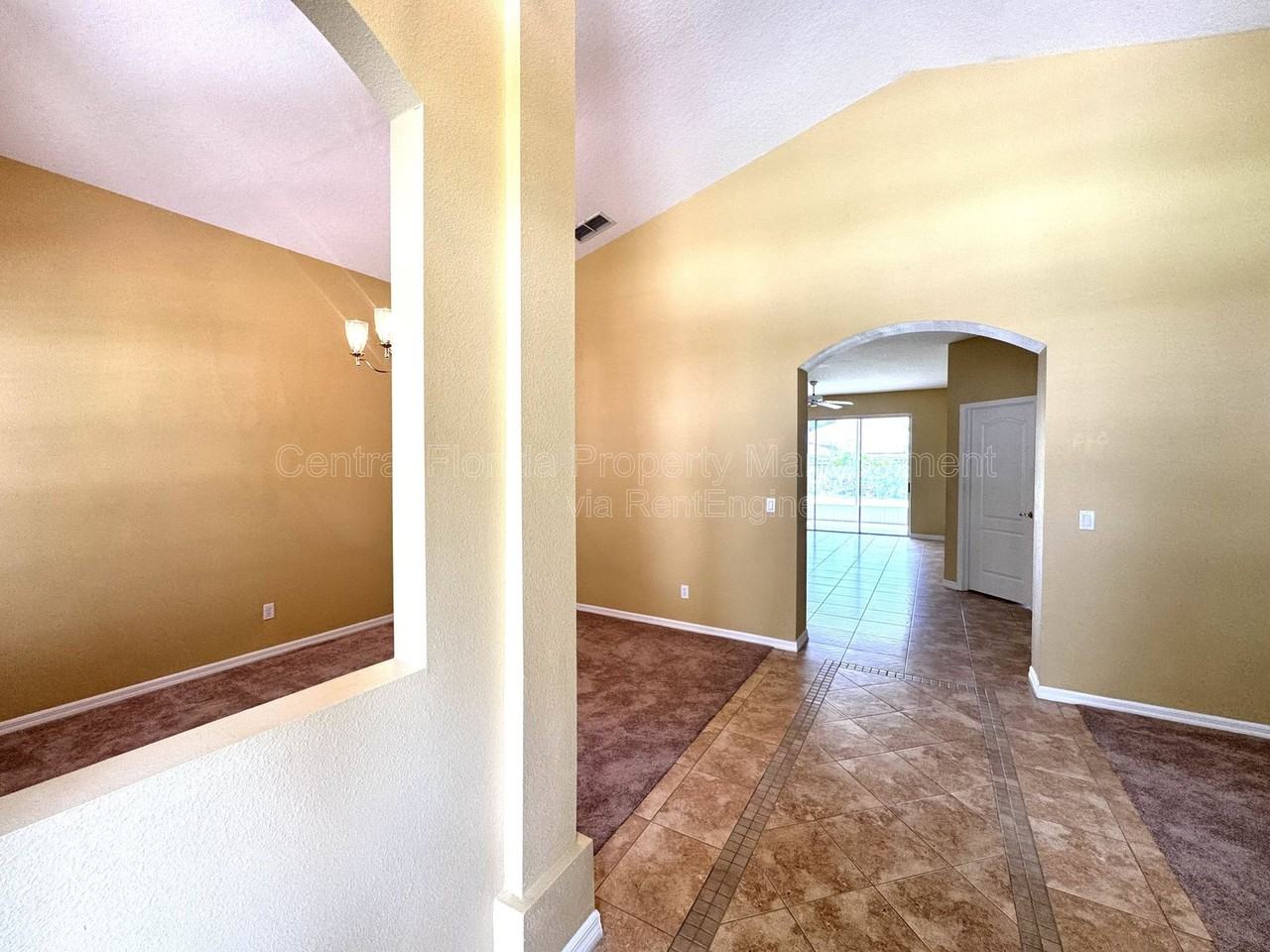 10118 Shortwood Ln - Photo 5 of 35