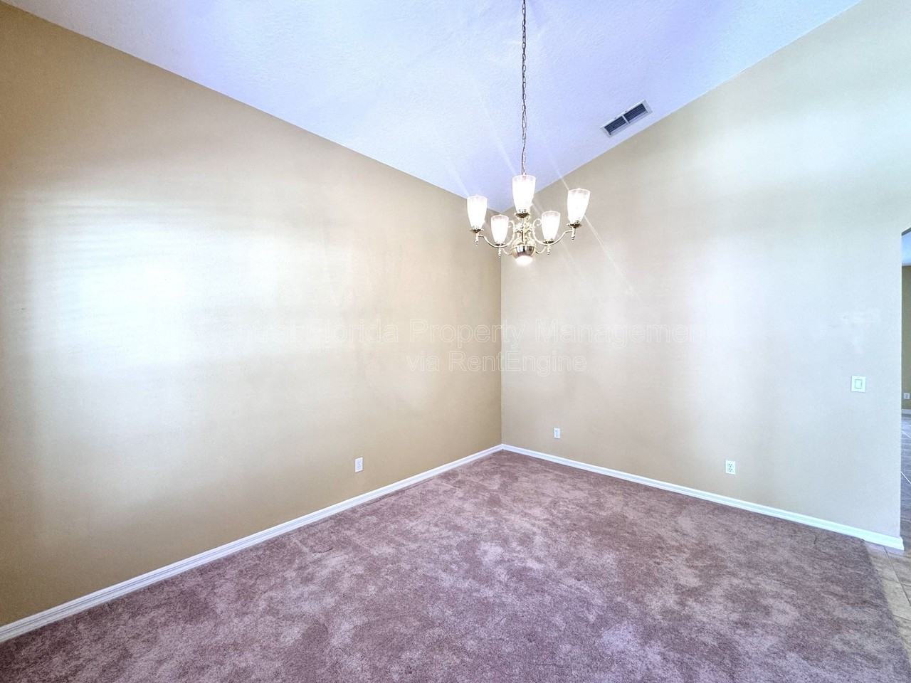10118 Shortwood Ln - Photo 6 of 35