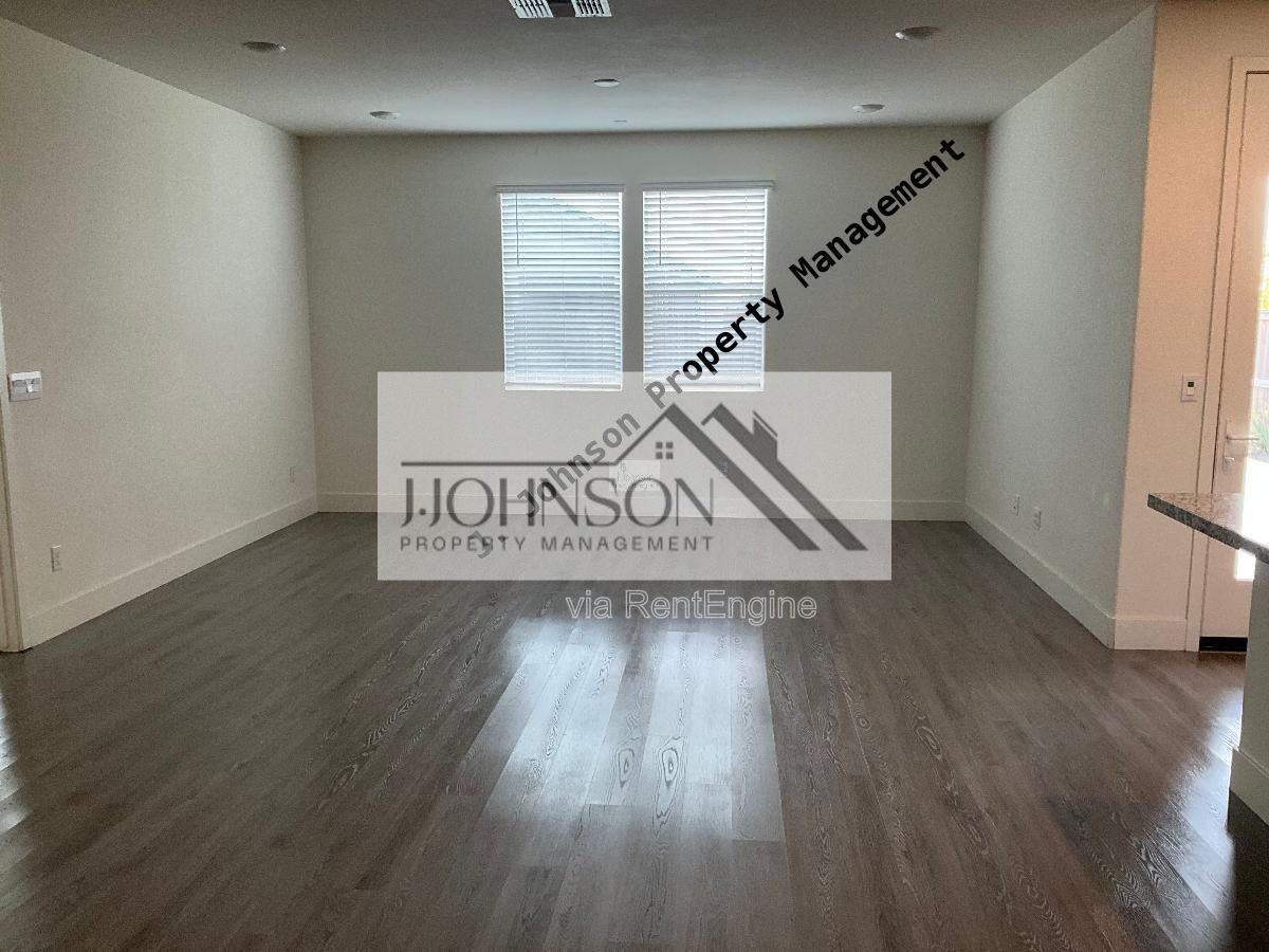994 Osprey Dr - Photo 4 of 13
