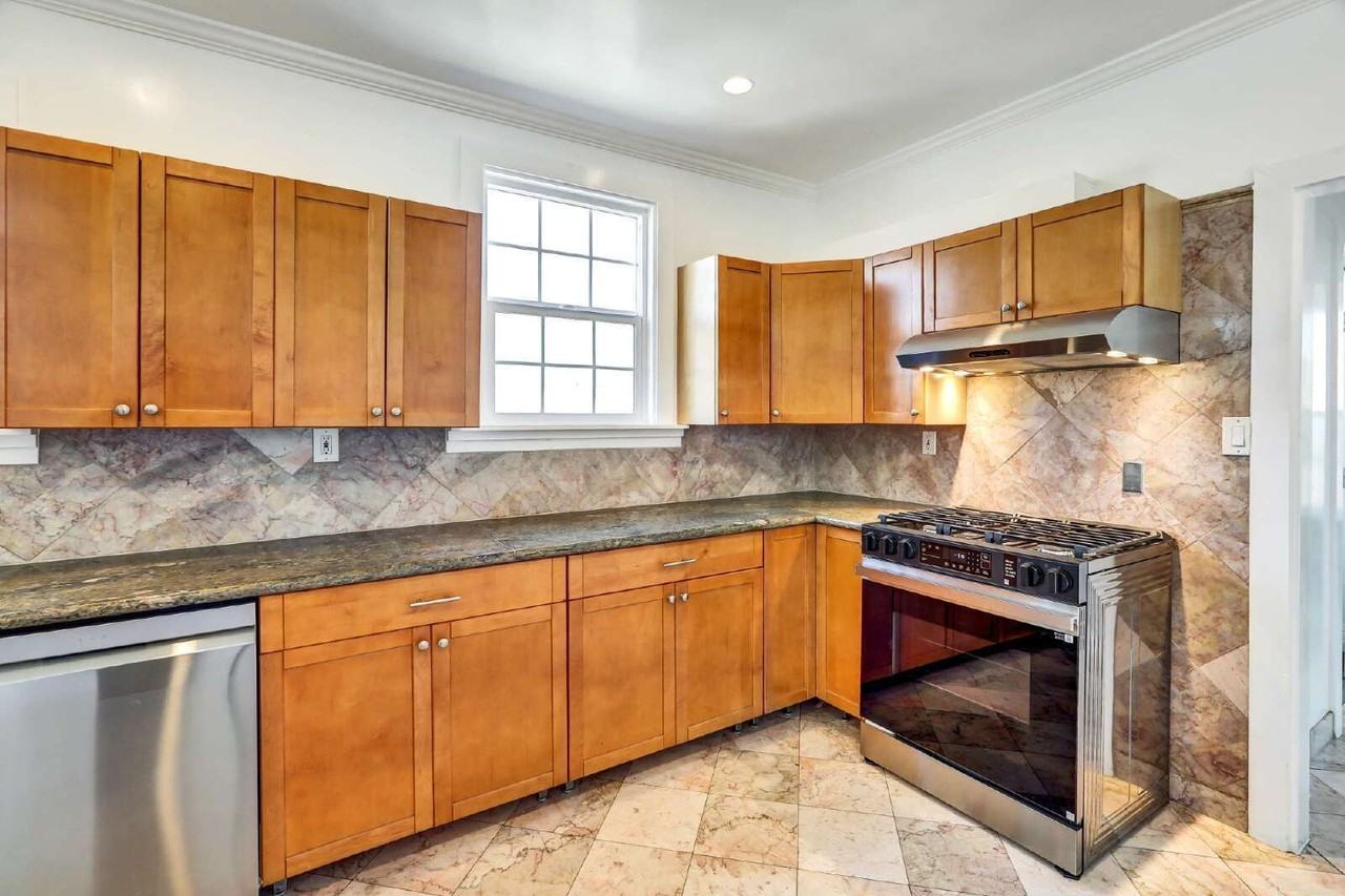 840 36th Ave - Photo 4 of 22