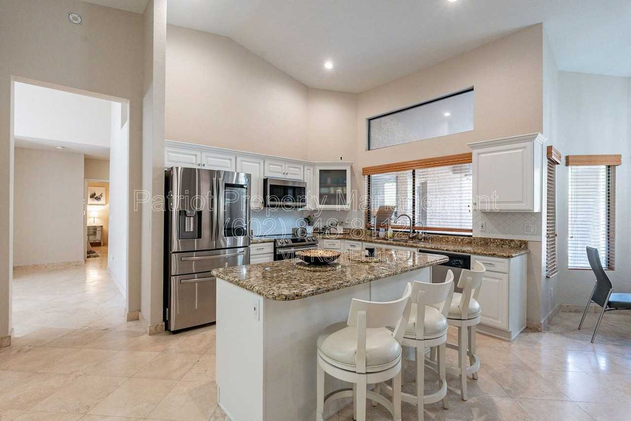 9910 E Sutton Dr - Photo 4 of 49