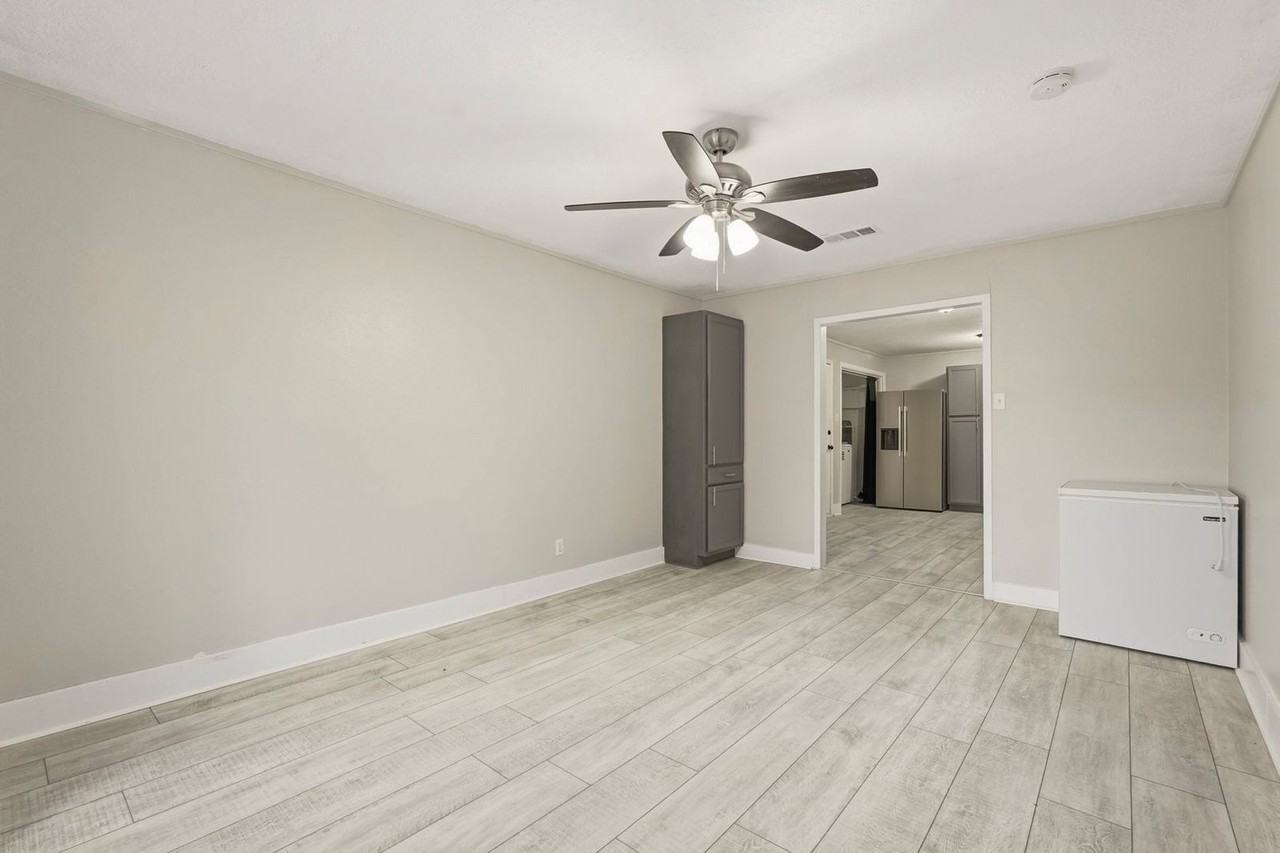 406 Gresham St - Photo 3 of 27