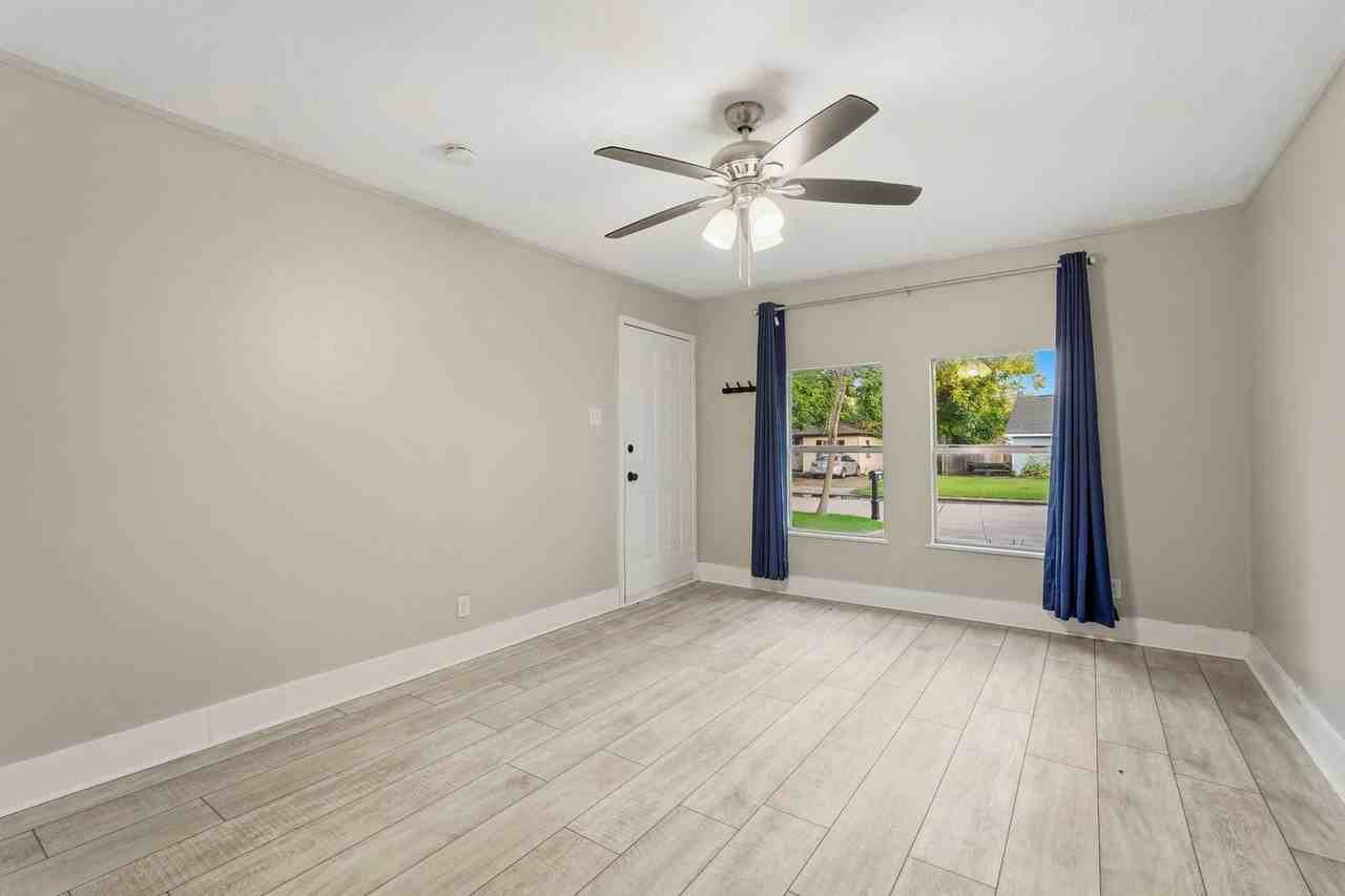 406 Gresham St - Photo 6 of 27