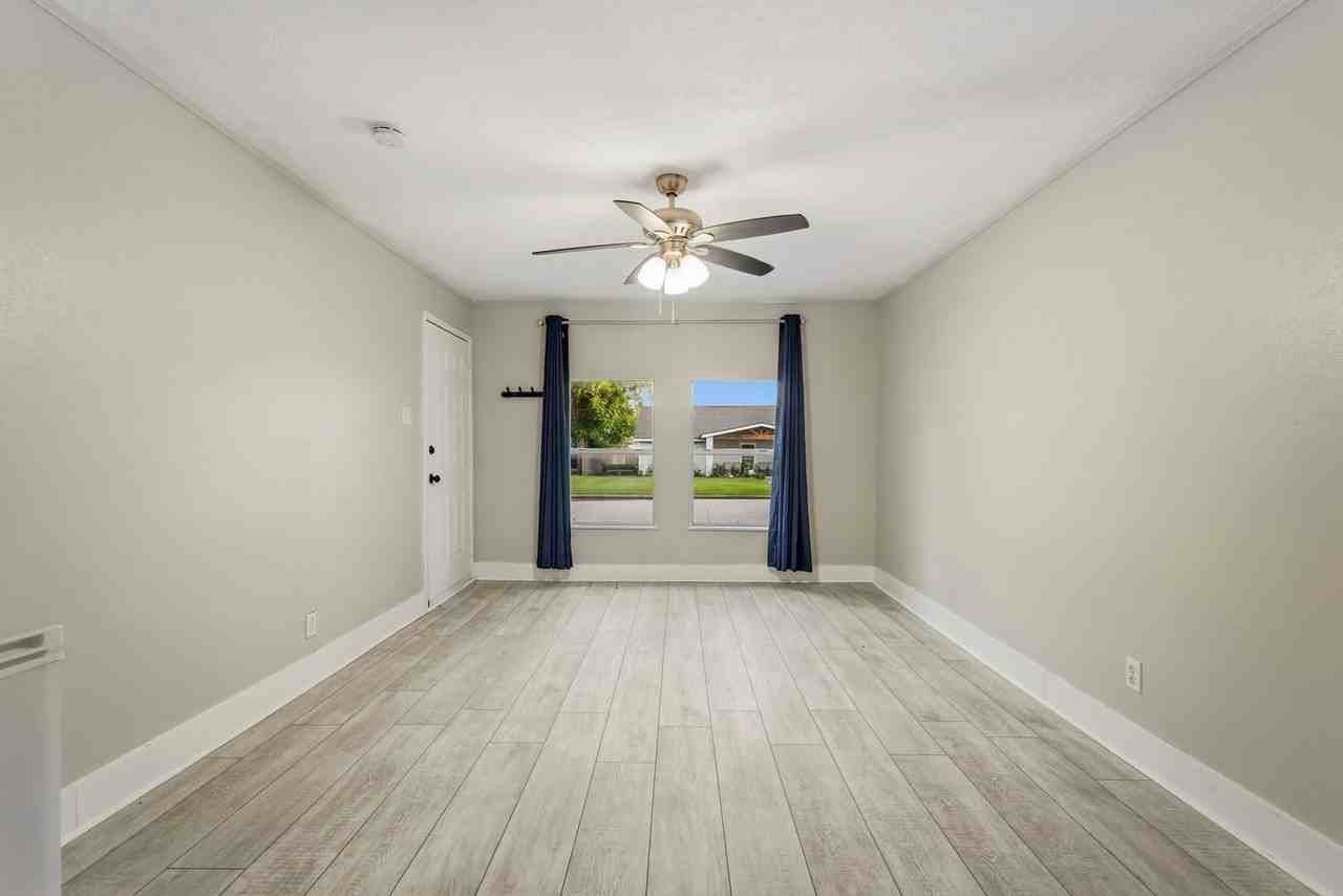 406 Gresham St - Photo 7 of 27