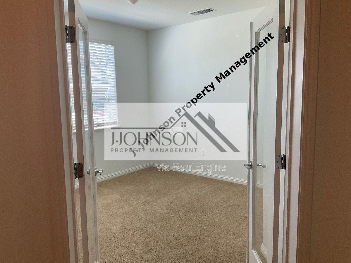2717 Rabbit Hollow Dr - Photo 7 of 23