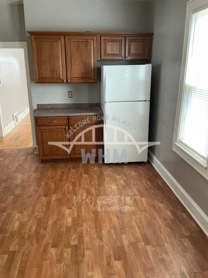 2445 S Austin St - Photo 5 of 6