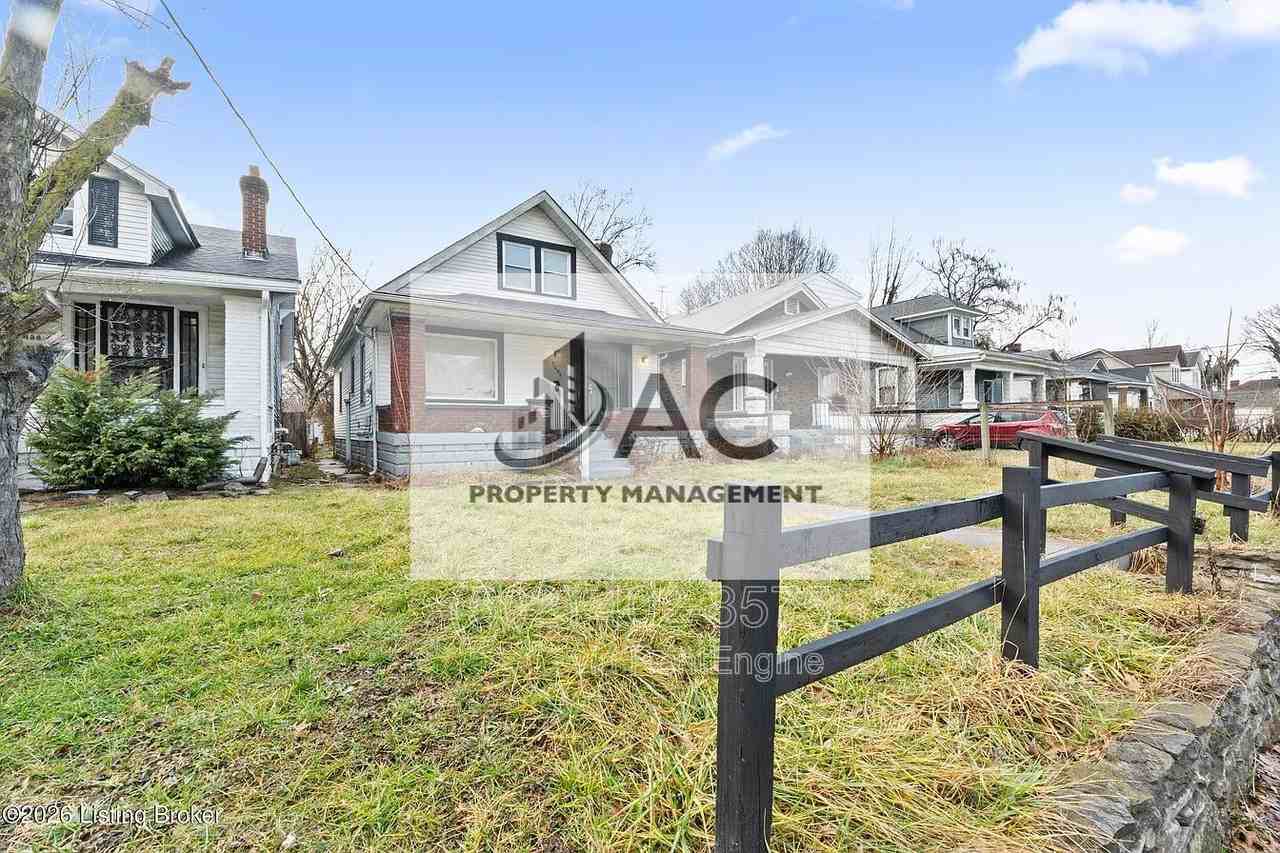 1456 Beech St - Photo 2 of 36
