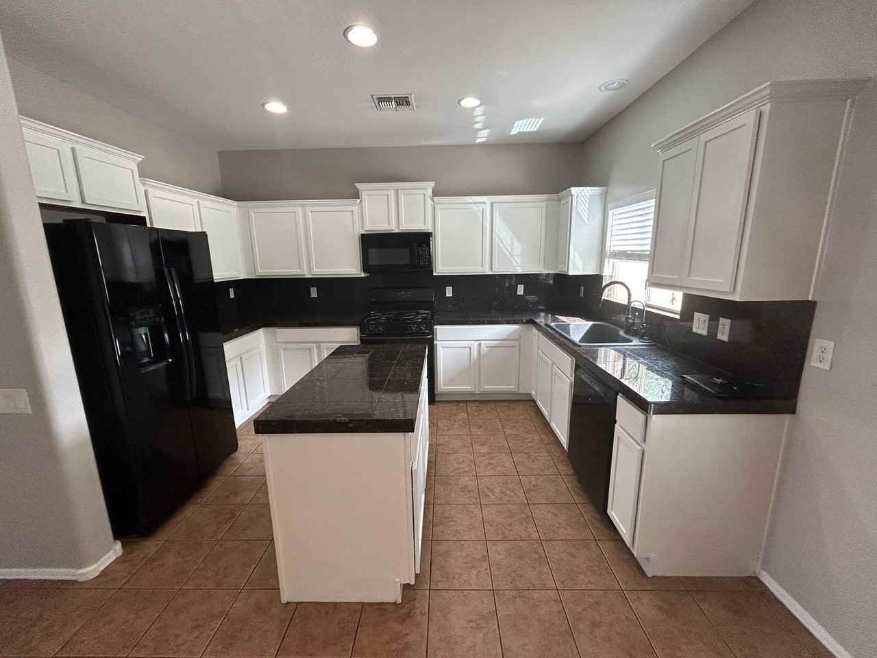 17315 W Tara Ln - Photo 2 of 15