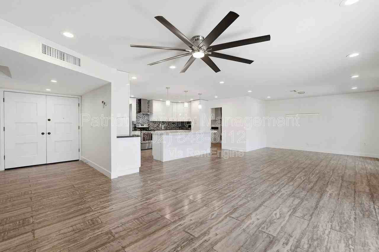 207 E El Caminito Dr - Photo 3 of 44