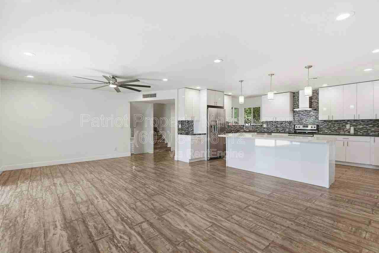 207 E El Caminito Dr - Photo 5 of 44