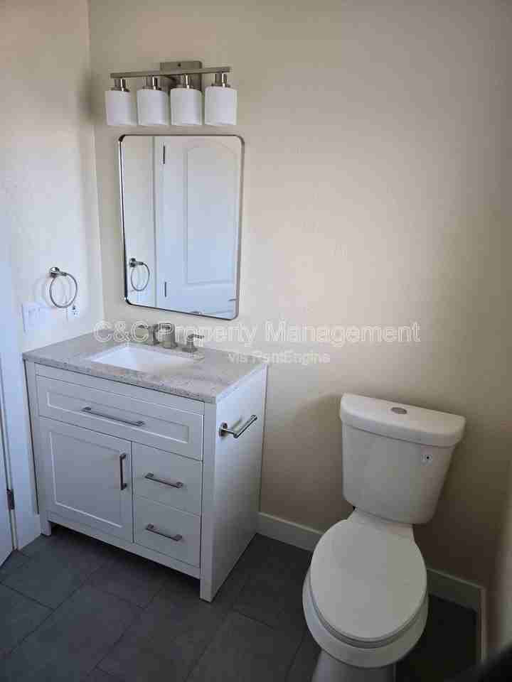 10361 Iona Way - Photo 4 of 6
