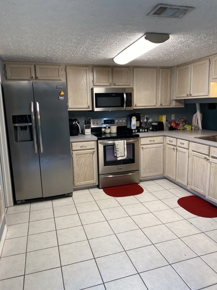 1805 Pointed Leaf Ln - Photo 2 of 10