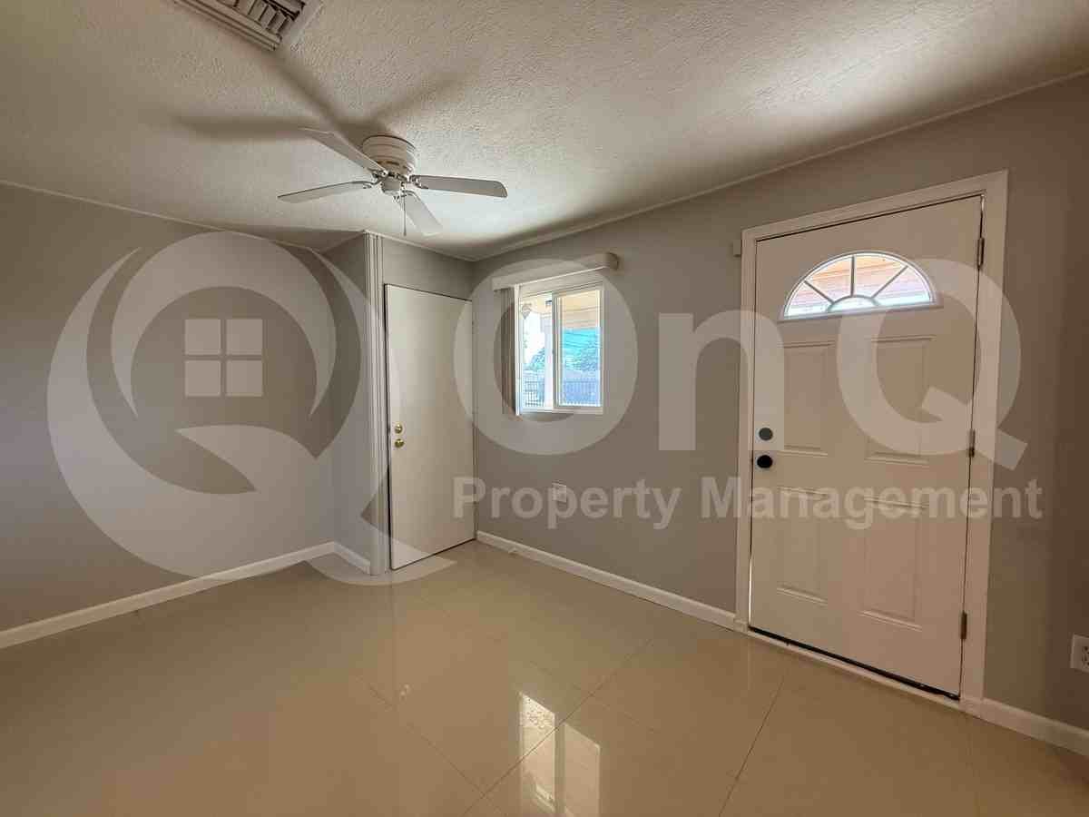3838 E Seneca St - Photo 2 of 29