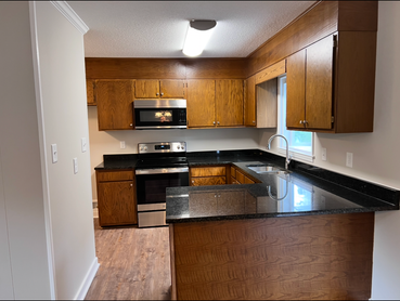 7076 Kennedy Rd - Photo 7 of 16